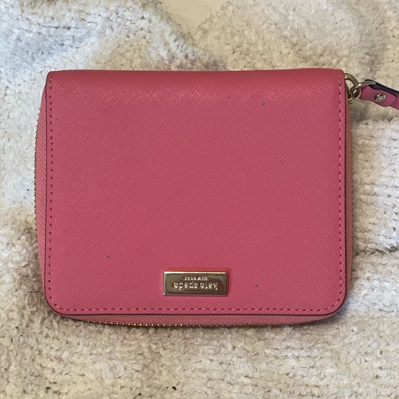 Kate Spade Vibrant Pink Wallet - Picture 1 of 3